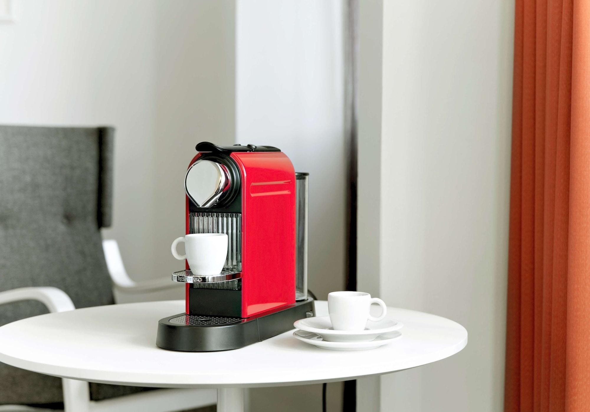 Hotel Radisson Blu Plaza Hotel, 4*