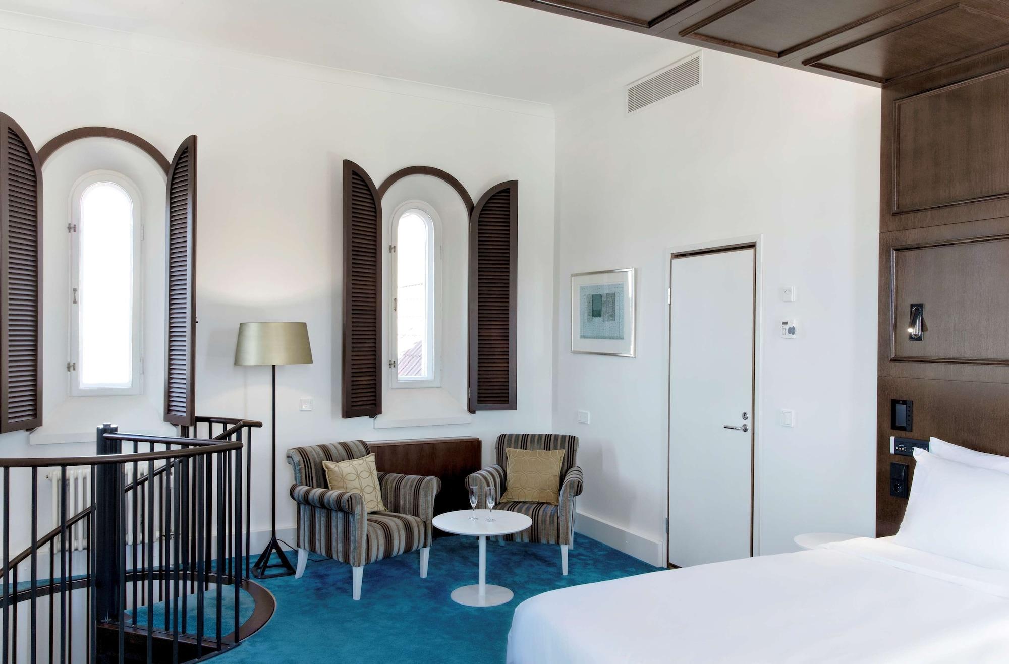 Radisson Blu Plaza Hotel, Hotel 4*