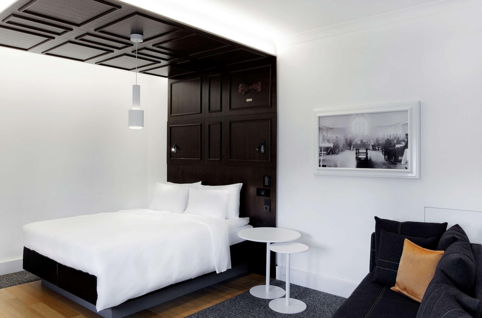 Radisson Blu Plaza Hotel, Hotel 4*