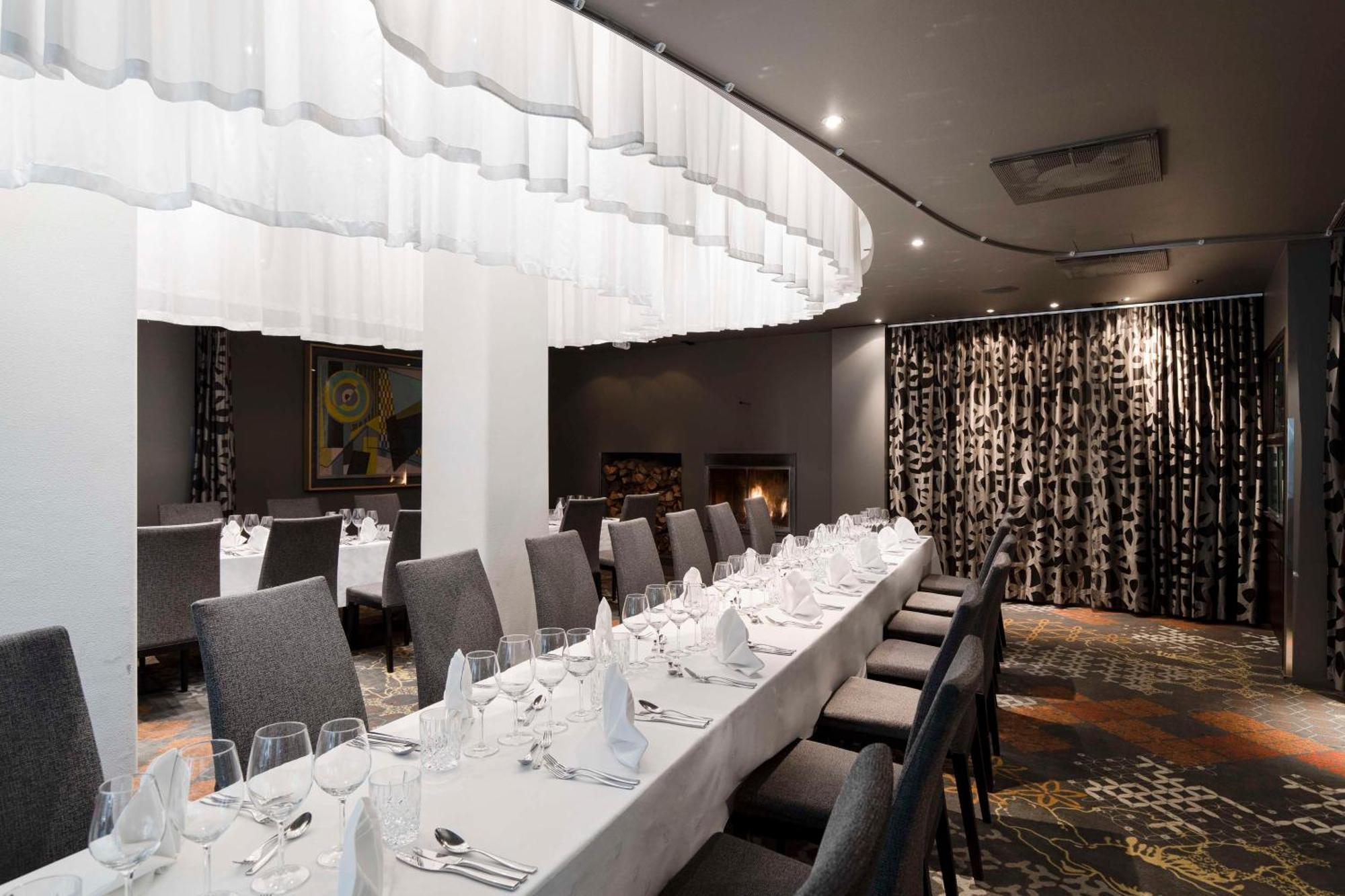 Hotel Radisson Blu Plaza Hotel, 4*